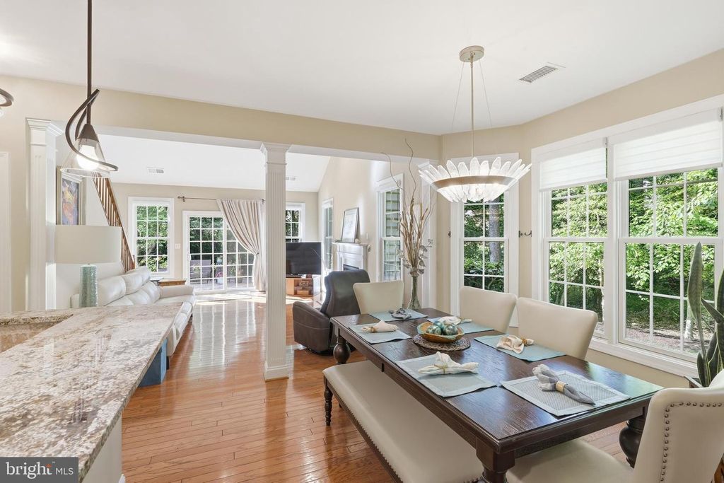 Image 12 of property listing at 1902 SALFORD CT, Crofton, MD 21114