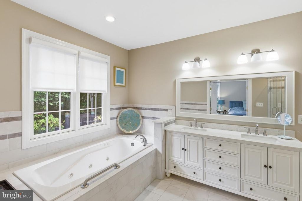Image 17 of property listing at 1902 SALFORD CT, Crofton, MD 21114