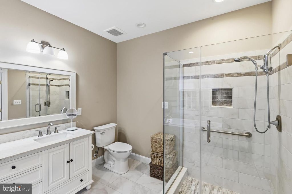 Image 18 of property listing at 1902 SALFORD CT, Crofton, MD 21114