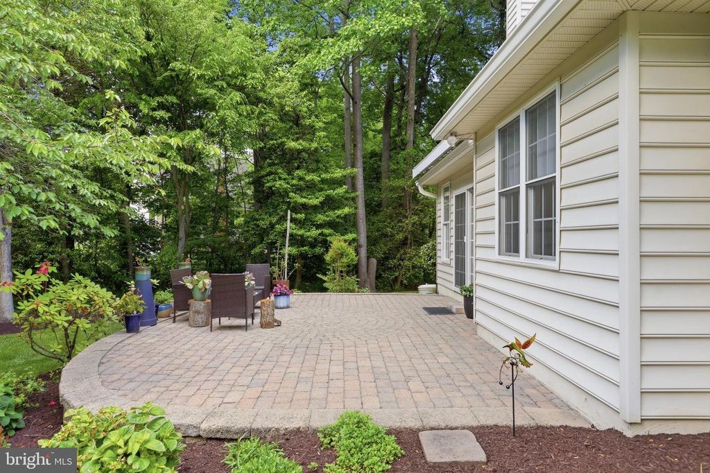 Image 32 of property listing at 1902 SALFORD CT, Crofton, MD 21114