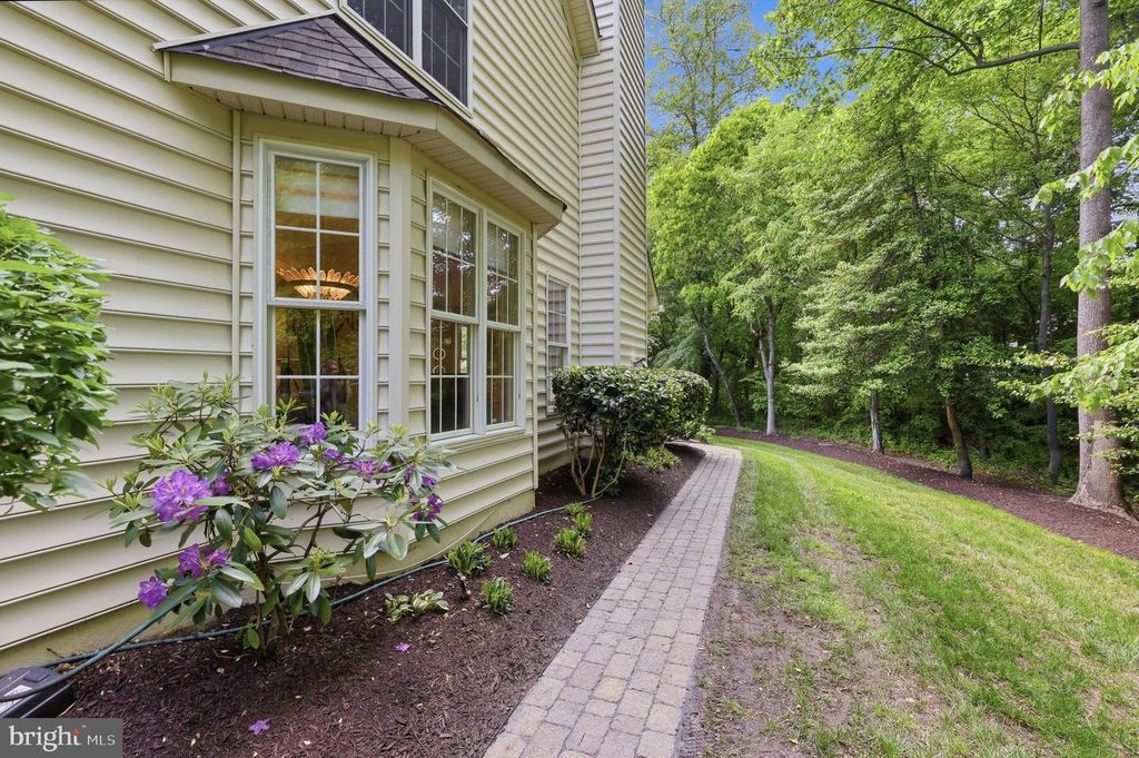 Image 34 of property listing at 1902 SALFORD CT, Crofton, MD 21114