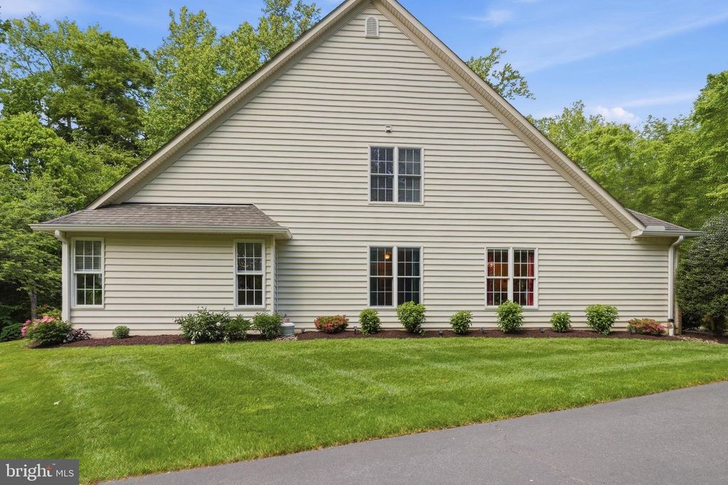 Image 35 of property listing at 1902 SALFORD CT, Crofton, MD 21114