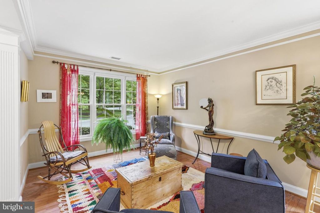 Image 5 of property listing at 1902 SALFORD CT, Crofton, MD 21114