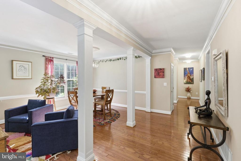 Image 6 of property listing at 1902 SALFORD CT, Crofton, MD 21114