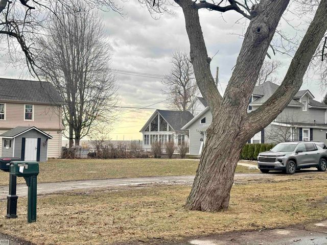 50759 Holt Street, New Baltimore, MI 48047