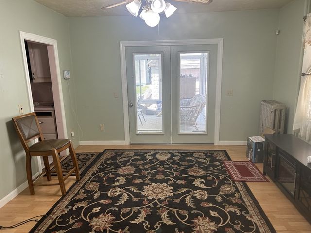 5 Utica Dr, Worcester, MA 01603