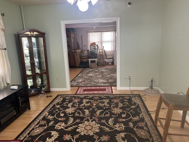 5 Utica Dr, Worcester, MA 01603