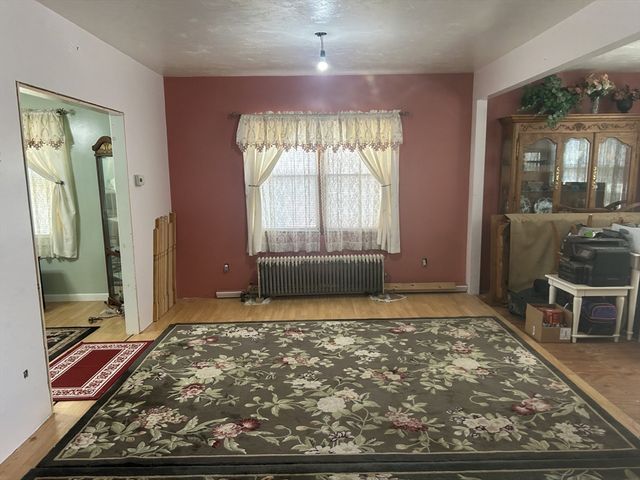 5 Utica Dr, Worcester, MA 01603