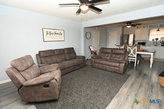 601 Newhouse Avenue, Cameron, TX 76520