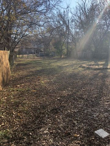 632 E Sears Street, Denison, TX 75021