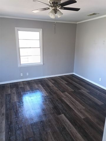 632 E Sears Street, Denison, TX 75021