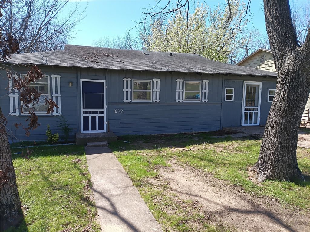 632 E Sears Street, Denison, TX 75021