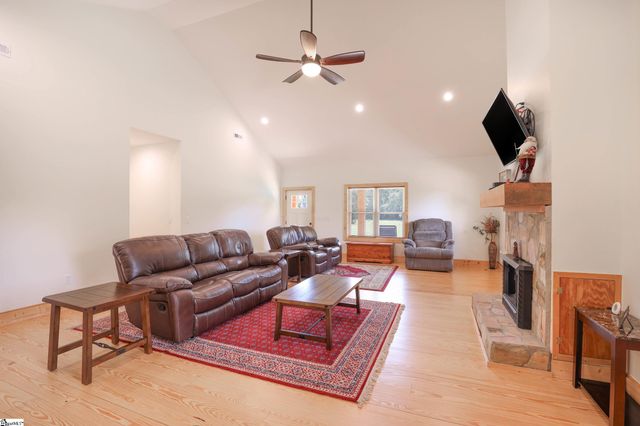 303 N Norris Drive, Norris, SC 29667