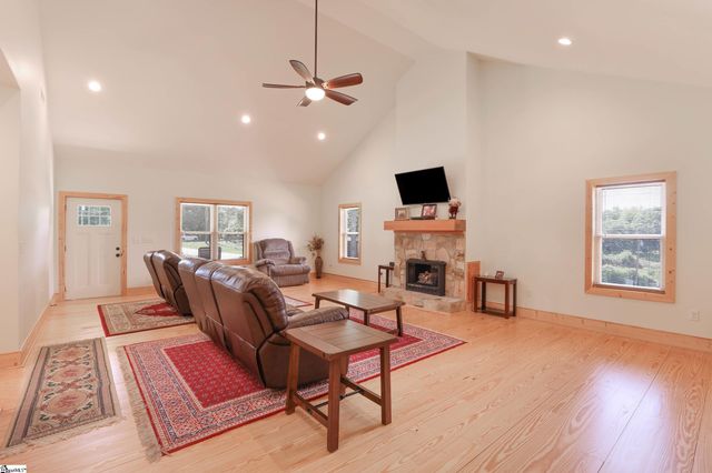 303 N Norris Drive, Norris, SC 29667
