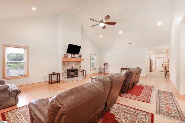 303 N Norris Drive, Norris, SC 29667