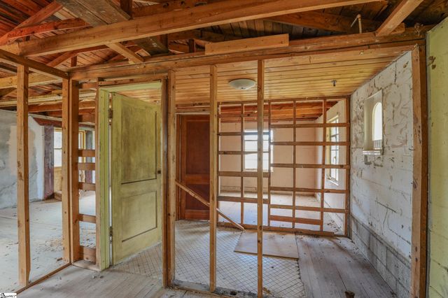 303 N Norris Drive, Norris, SC 29667