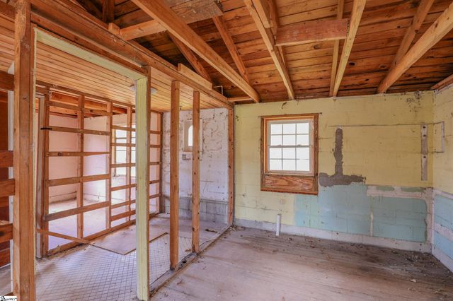 303 N Norris Drive, Norris, SC 29667