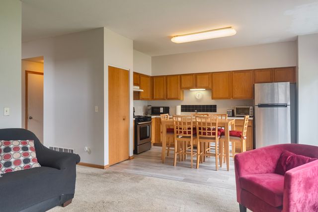2803 Sun Valley Drive, Plainfield, IL 60586