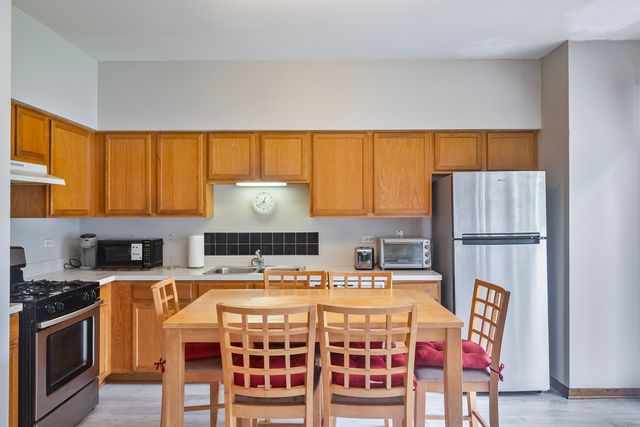 2803 Sun Valley Drive, Plainfield, IL 60586