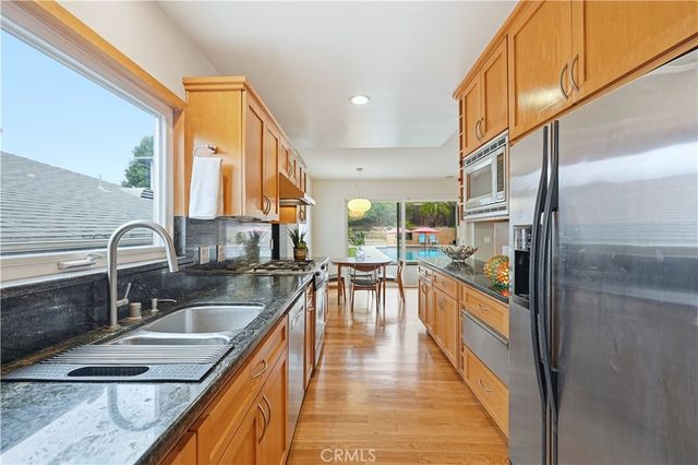 267 Nieto Avenue, Long Beach, CA 90803