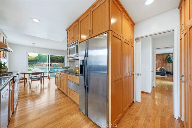 267 Nieto Avenue, Long Beach, CA 90803