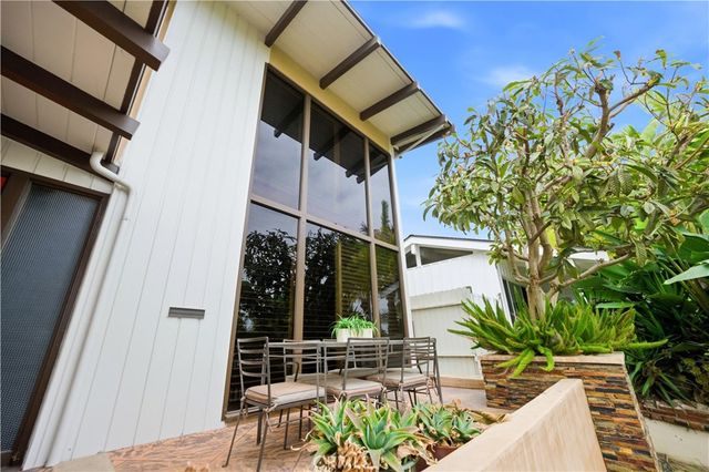 267 Nieto Avenue, Long Beach, CA 90803