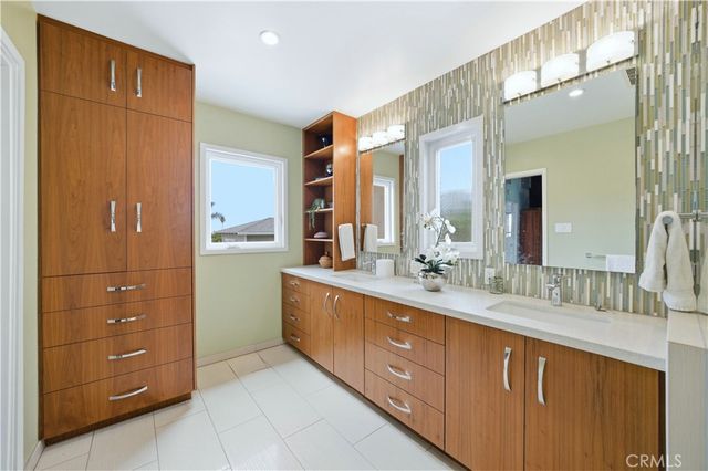 267 Nieto Avenue, Long Beach, CA 90803