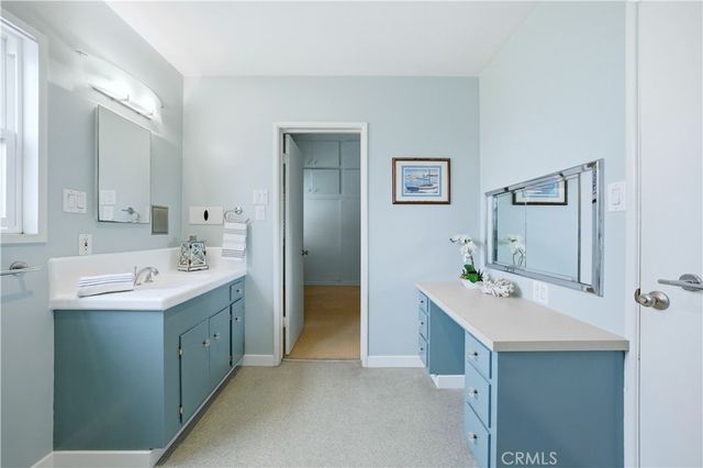 267 Nieto Avenue, Long Beach, CA 90803