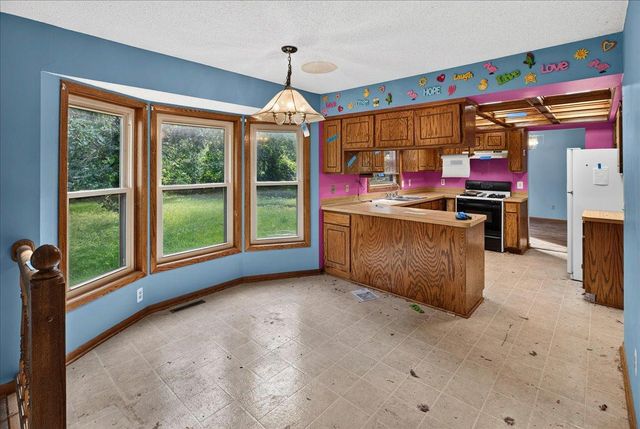 9720 Oliver Avenue N, Brooklyn Park, MN 55444