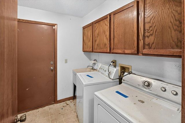 9720 Oliver Avenue N, Brooklyn Park, MN 55444