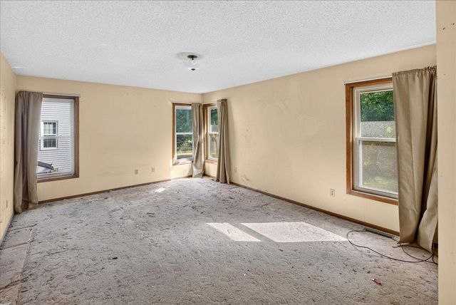 9720 Oliver Avenue N, Brooklyn Park, MN 55444