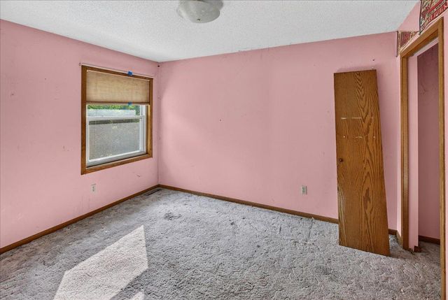 9720 Oliver Avenue N, Brooklyn Park, MN 55444