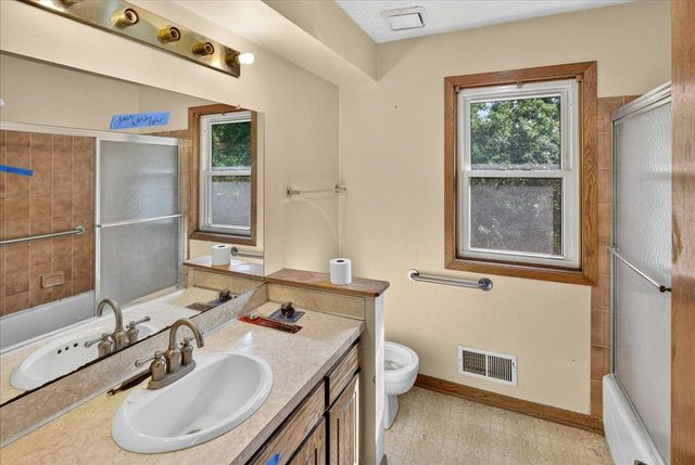 9720 Oliver Avenue N, Brooklyn Park, MN 55444