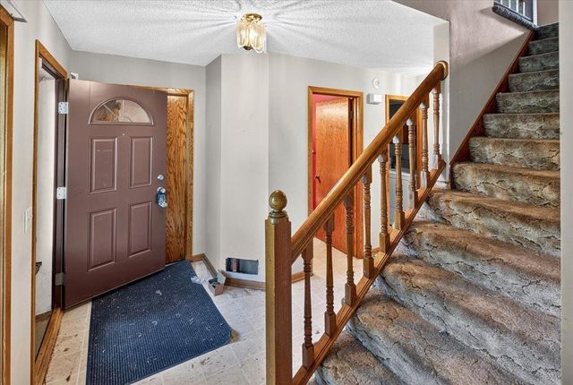 9720 Oliver Avenue N, Brooklyn Park, MN 55444