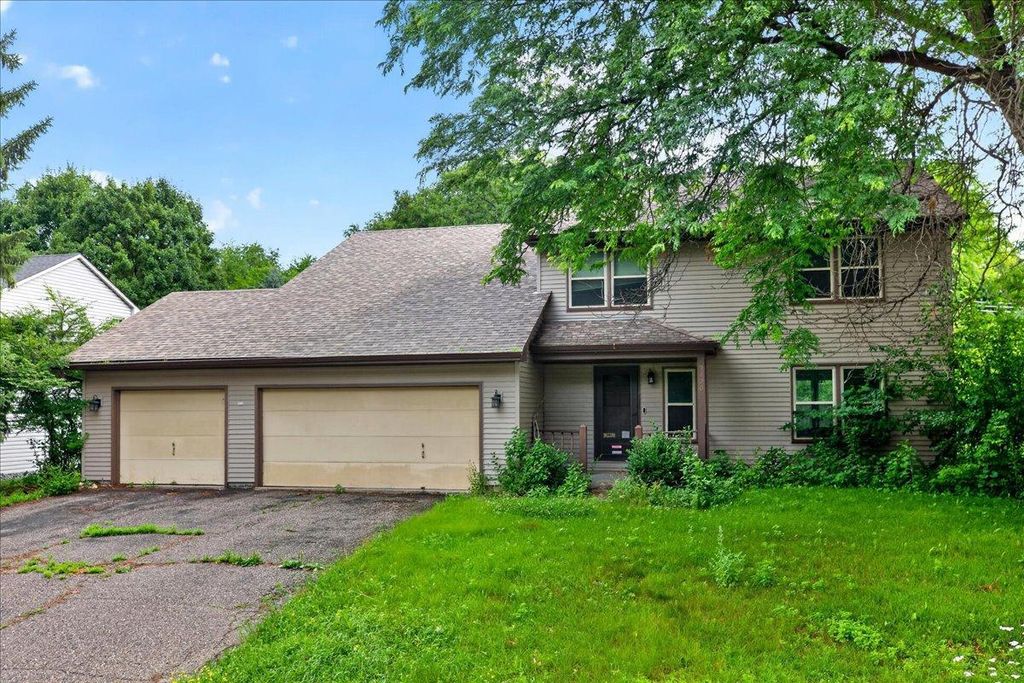 9720 Oliver Avenue N, Brooklyn Park, MN 55444