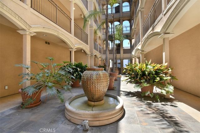 432 S Willaman Drive 401, Los Angeles, CA 90048