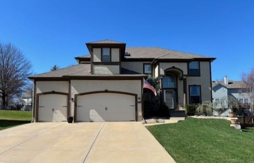 15610 LINDEN Lane, Overland Park, KS 66224