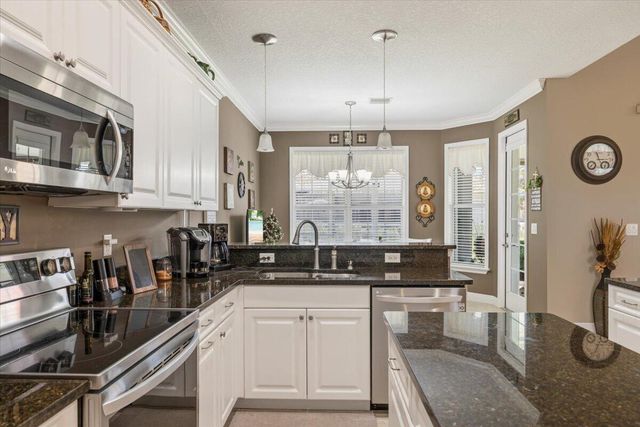 5828 Pine Ridge Circle, Vero Beach, FL 32967