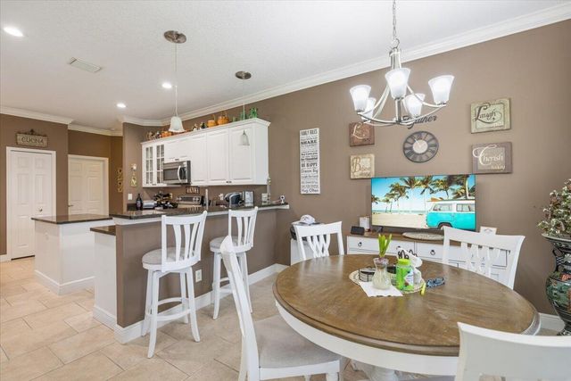 5828 Pine Ridge Circle, Vero Beach, FL 32967