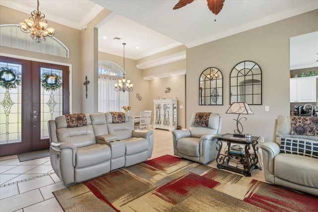 5828 Pine Ridge Circle, Vero Beach, FL 32967