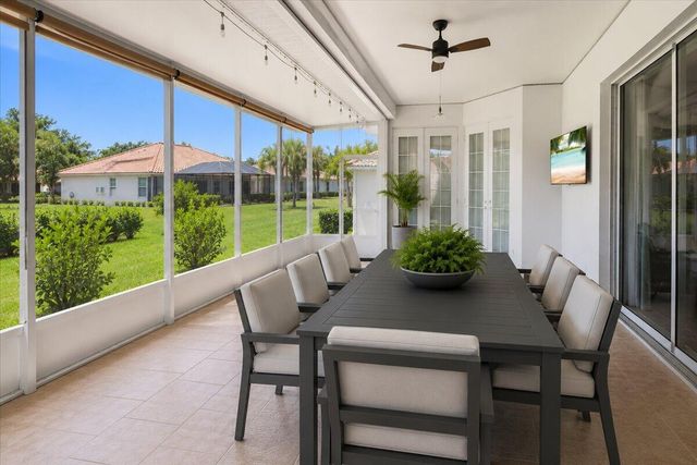 5828 Pine Ridge Circle, Vero Beach, FL 32967