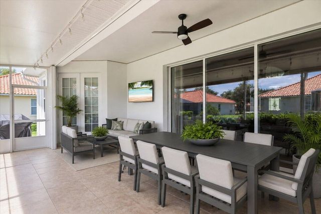 5828 Pine Ridge Circle, Vero Beach, FL 32967