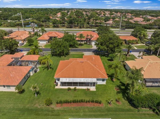 5828 Pine Ridge Circle, Vero Beach, FL 32967