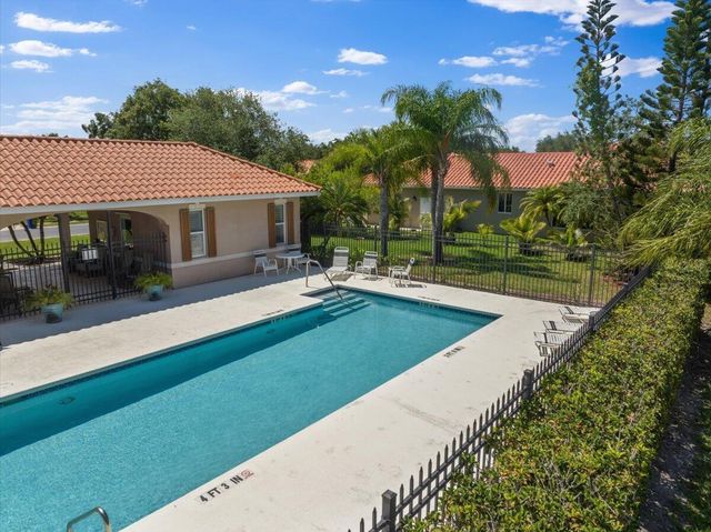 5828 Pine Ridge Circle, Vero Beach, FL 32967