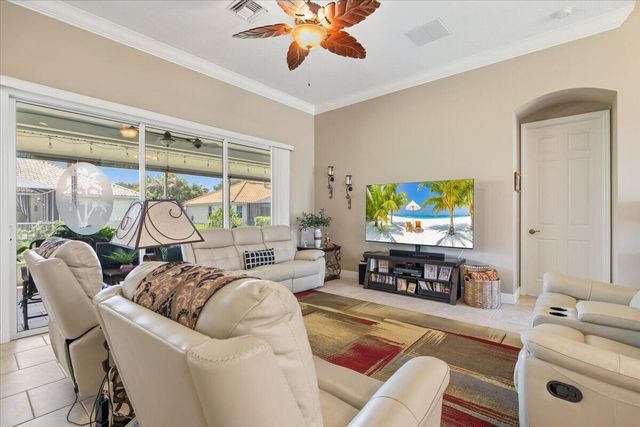 5828 Pine Ridge Circle, Vero Beach, FL 32967