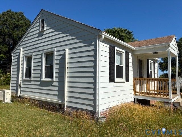 610 Queen Anne Dr, Richmond, VA 23224
