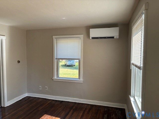 610 Queen Anne Dr, Richmond, VA 23224
