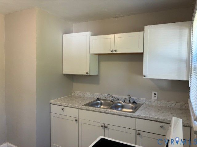 610 Queen Anne Dr, Richmond, VA 23224