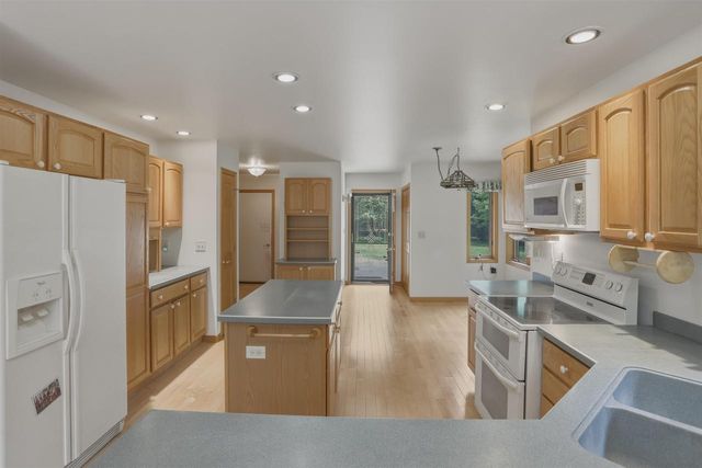 2353 W 18th Drive, Friendship, WI 53934