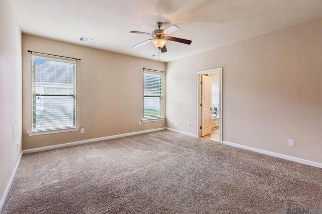 7864 W Pelican Lakes Ave, Baton Rouge, LA 70820